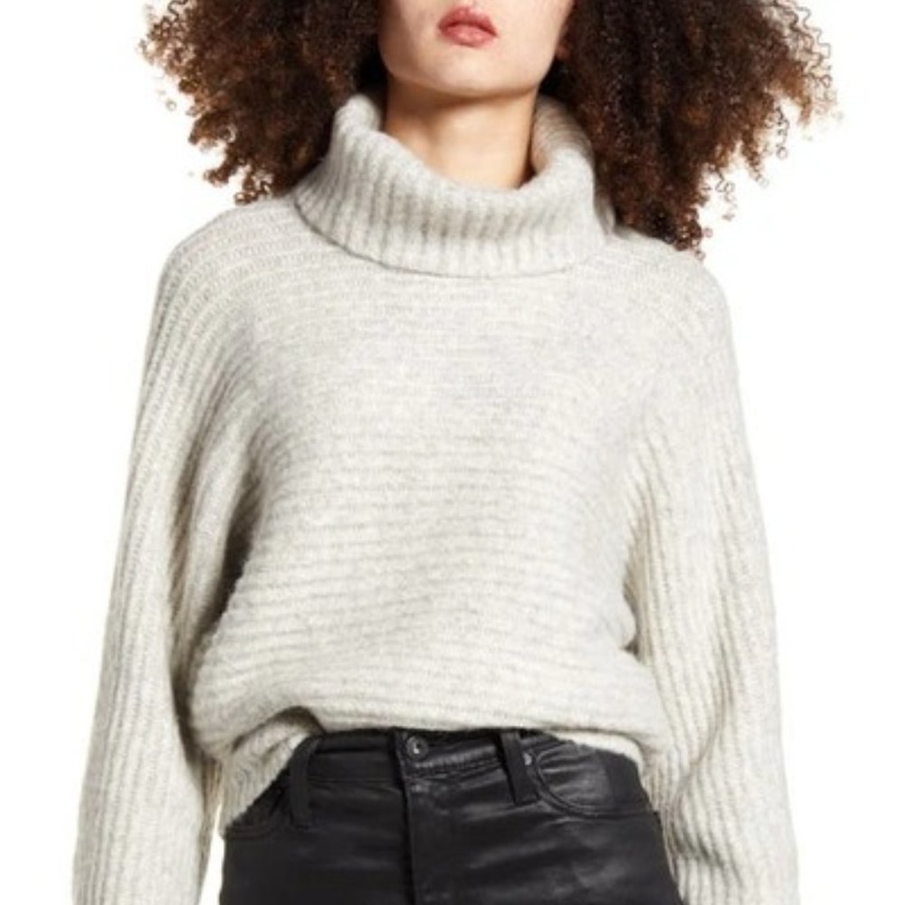 NWT Leith Dolman Turtleneck Sweater in Light Grey